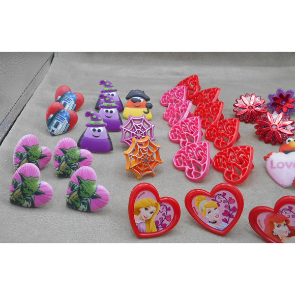Cupcake Ring Lot: Disney Princess, Elmo, Star Wars, Hearts, Halloween, Flowers - Picture 2 of 4
